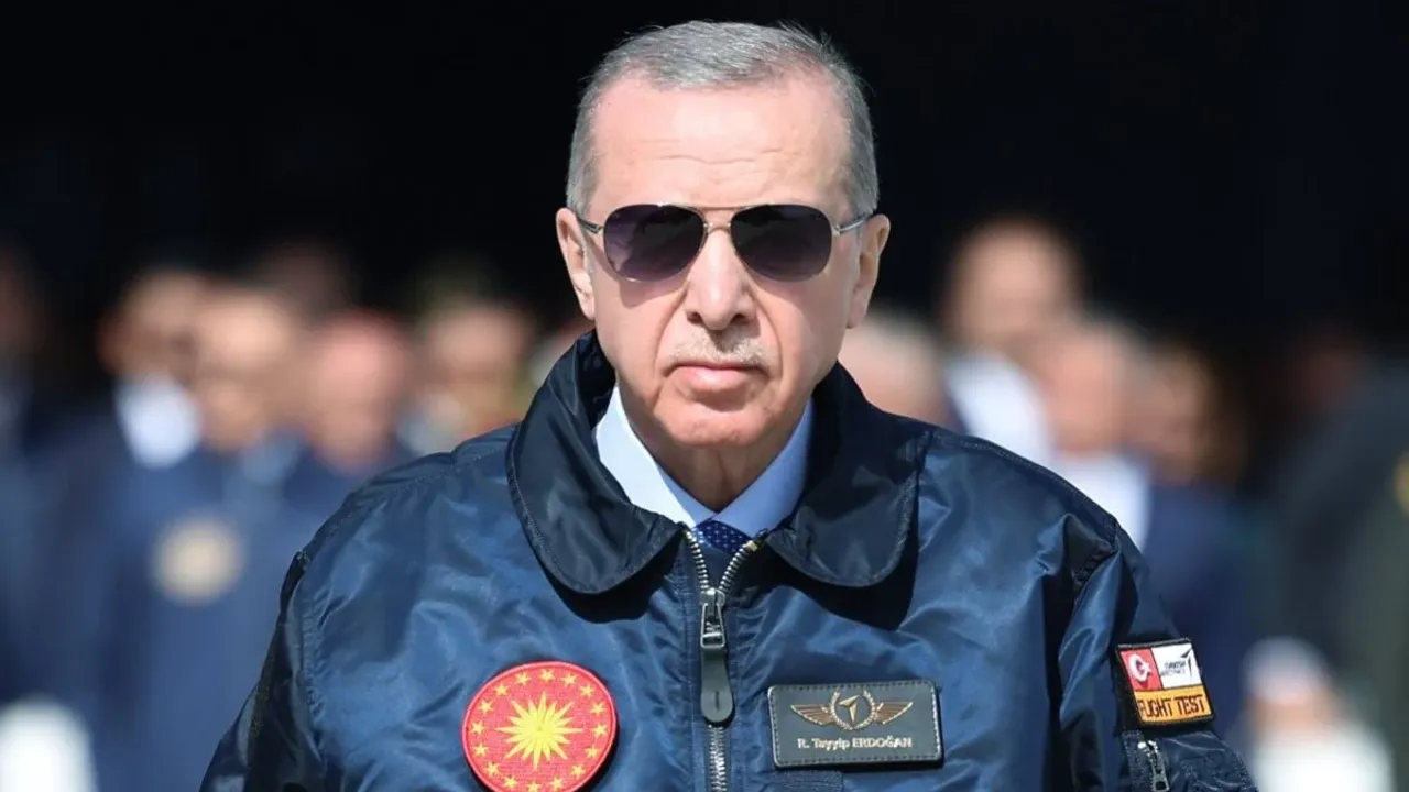 Ünlü isimlerden Recep Tayyip Erdoğan'a tebrik mesajları: "Hamdolsun!"