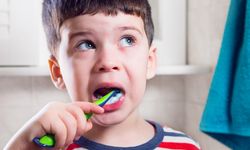 Çocuklara diş çürüğü başkasından bulaşabiliyor