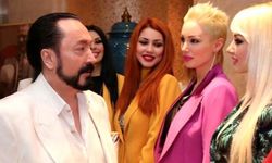 Adnan Oktar mahkemedeki kadınlara 'Çok güzelsiniz' dedi