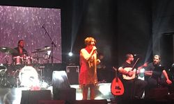 Nazan Öncel Sapanca'da konser verdi