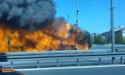 İstanbul’da Korkutan Yangın! Metrobüs Alev Aldı! (Video Haber)