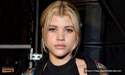 Sofia Richie Teknede Cesur Pozlar Verdi!