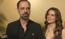 Gelsin Hayat Bildiği Gibi dizisinin yıldızı Ertan Saban eşi Ebru Özkan ile el ele!