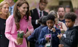 Çocuklara imza vermedi! Galler Prensesi Kate Middleton'dan şaşırtan davranış!