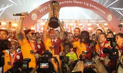 Şampiyon Galatasaray kupasına kavuştu! Şampiyonluk coşkuyla kutlandı...