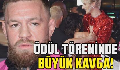 Conor McGregor ve Machine Gun Kelly ödül töreninde birbirine girdi!