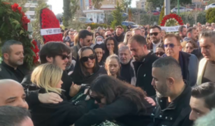 Evlatları tabuta sarılıp ağladı! Elif Karlı'nın cezaevinde vefat eden eşi Cengiz Karlı'nın cenazesi!