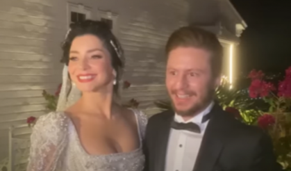 Merve Boluğur ve Mert Aydın evlendi! Merve Boluğur gelinliğiyle kocasıyla nasıl tanıştığını anlattı!