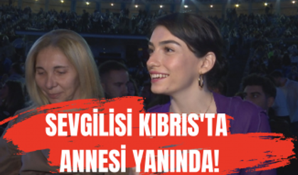 Hazar Ergüçlü Zeynep Bastık konserine annesi ile katıldı! Yeni dizisi 'Saklı' hakkında konuştu!