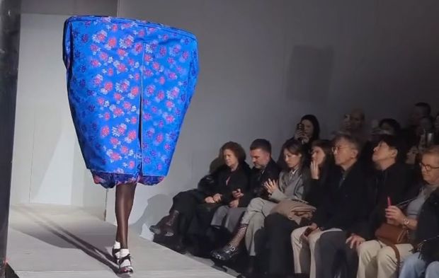 Paris Moda Haftası’nda şaşırtan defile: "Bu nasıl moda?"