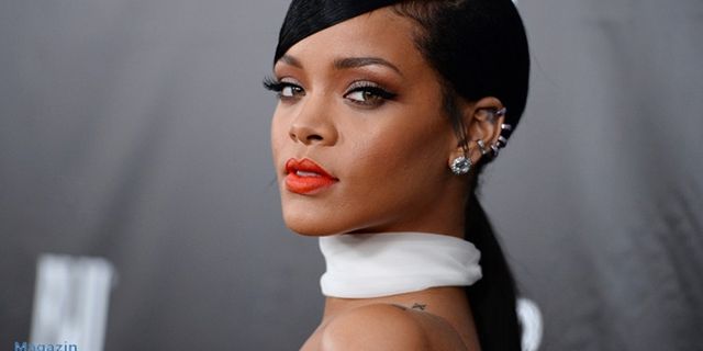 Rihanna Sevgilisiyle Teknede Fena Yakalandı! Öpücüklere Boğdu..