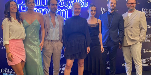 Dünyayla Benim Aramda'nın başrolü Demet Özdemir'den özel hayat itirafı! Galada neler yaşandı?
