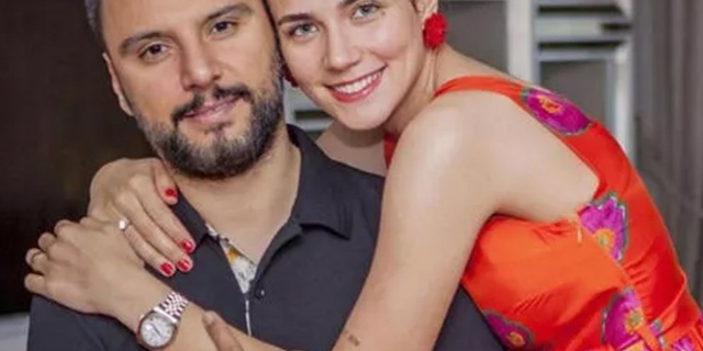 Eltiler arasında buzlar eridi! Buse Varol ve Merve Tektaş yan yana poz verdi!