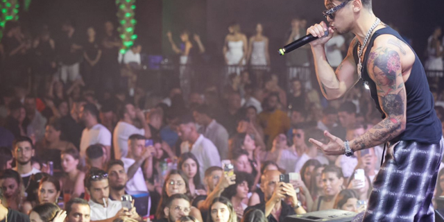 Önce konserde, sonra jet-ski ile şov yaptı!