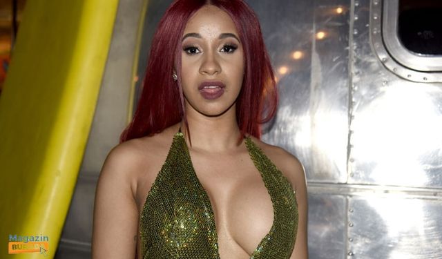 Cardi B, Bikinili Fotoğrafıyla Dövmelerini Sergiledi