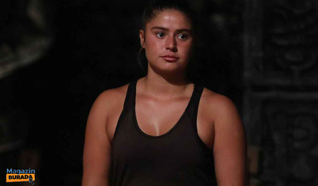 Survivor Ayşe'nin yatakta geceliği ile verdiği poz, takipçilerini fena kızdırdı