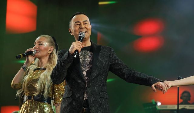 Serdar Ortaç'tan eski eşi Chloe Loughnan'a gönderme! "Annem söylemişti..."