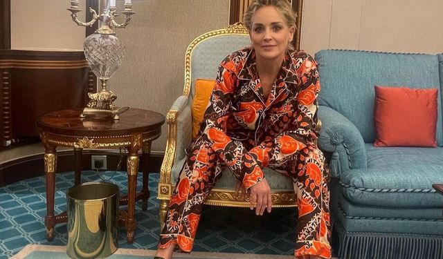 65 yaşındaki Sharon Stone, bikinili fotoğrafını paylaştı