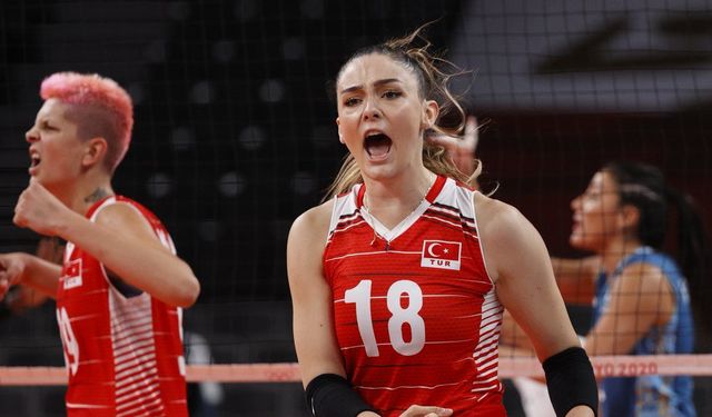 Milli voleybolcu Zehra Güneş güzelliğiyle büyüledi