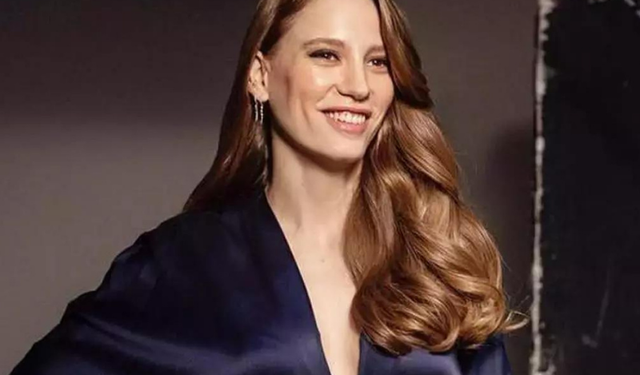 Serenay Sarıkaya'nın Bodrum tatilindeki gizemli erkek arkadaşı kim?