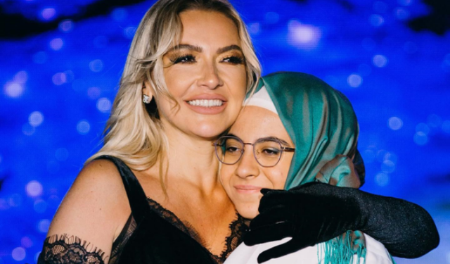 Hadise o notuyla hayranlarından takdir topladı!