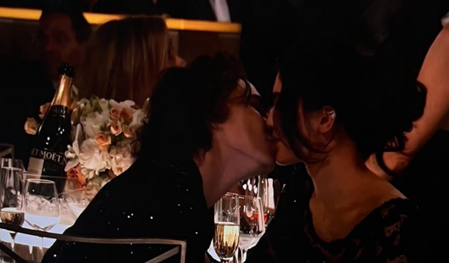 Altın Küre Ödülleri'nde Timothee Chalamet ve Kylie Jenner öpüşürken kameralara yakalandılar!