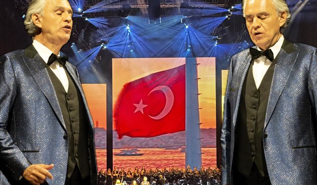 Andrea Bocelli konserinde Türk bayraklı kapanış