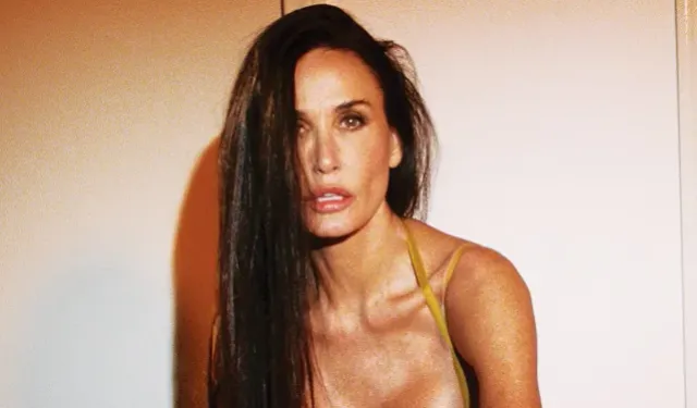 61 yaşındaki Demi Moore'dan cesur pozlar