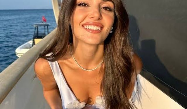 Hande Erçel’den yeni tatil pozları