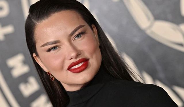 Yorgunluğu biten Adriana Lima, özüne döndü