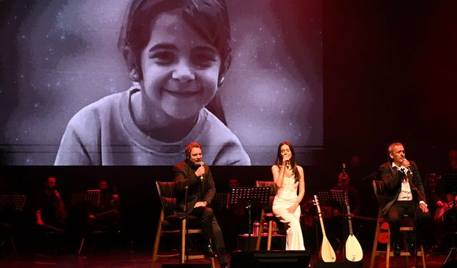 6. Halk Müzikleri Festivali’nde Narin unutulmadı: Oktay Kaynarca’nın şiiri ağlattı…