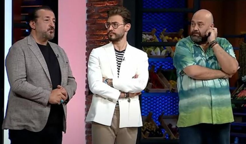 MasterChef 2021'de bir ilk yaşandı! Yarışmacılardan biri Mehmet Şef'e sosyal medyadan mesaj attı!