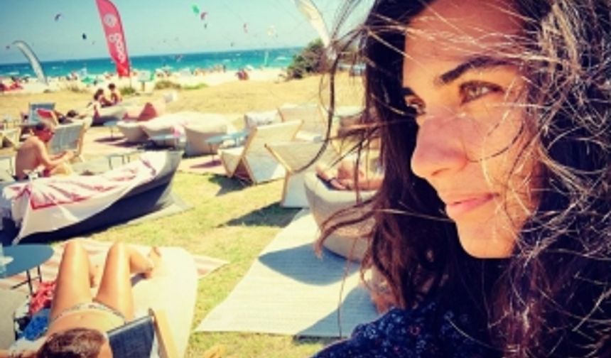 Tuba Büyüküstün Bodrum'da sere serpe böyle görüntülendi