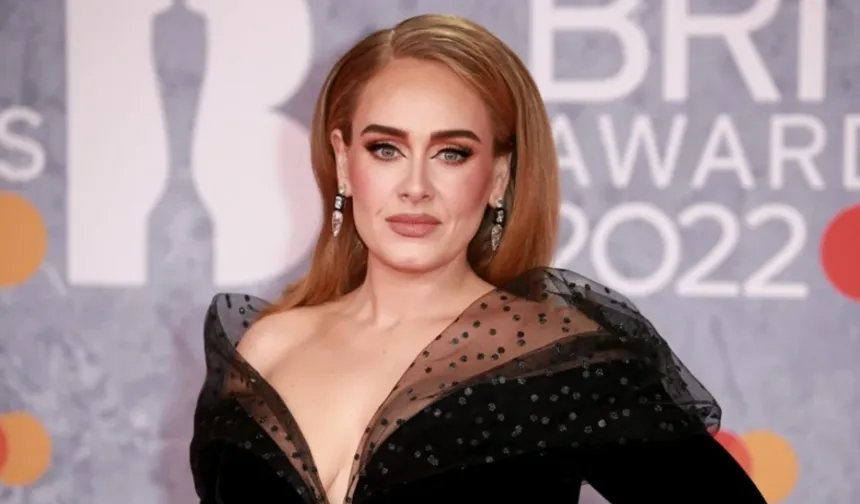 Adele’den kötü haber: Sağır mı oldu?